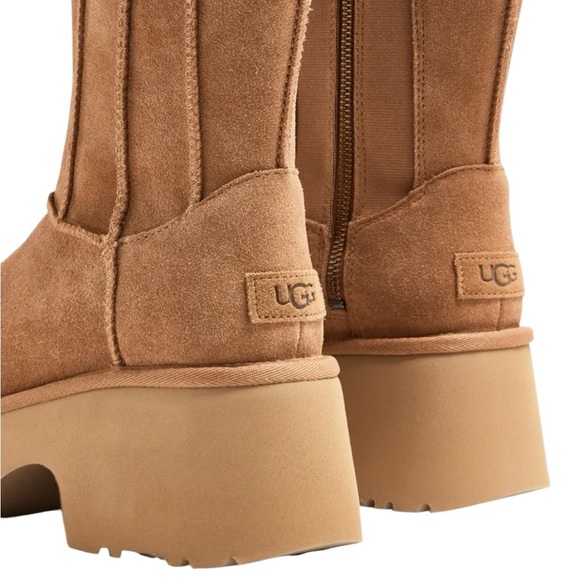 NWT  UGG Women's Classic
Twin Seam New Heights Boots w inside zip - Picture 3 of 8
